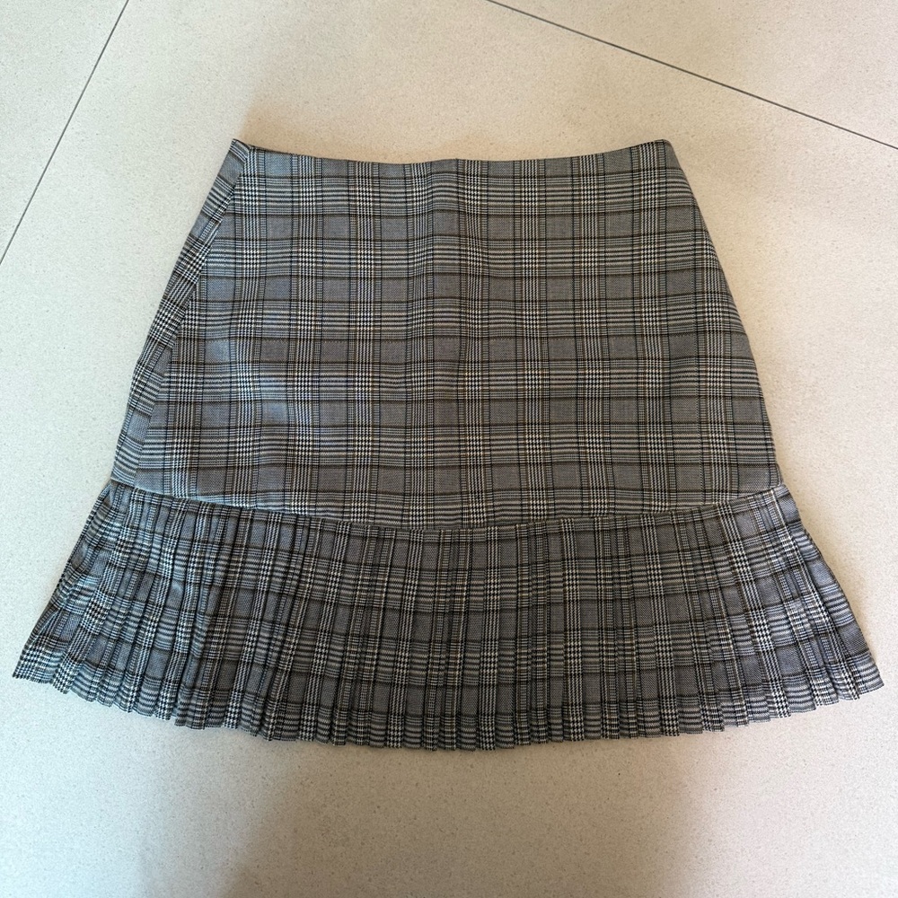 Women mini pleated skirt